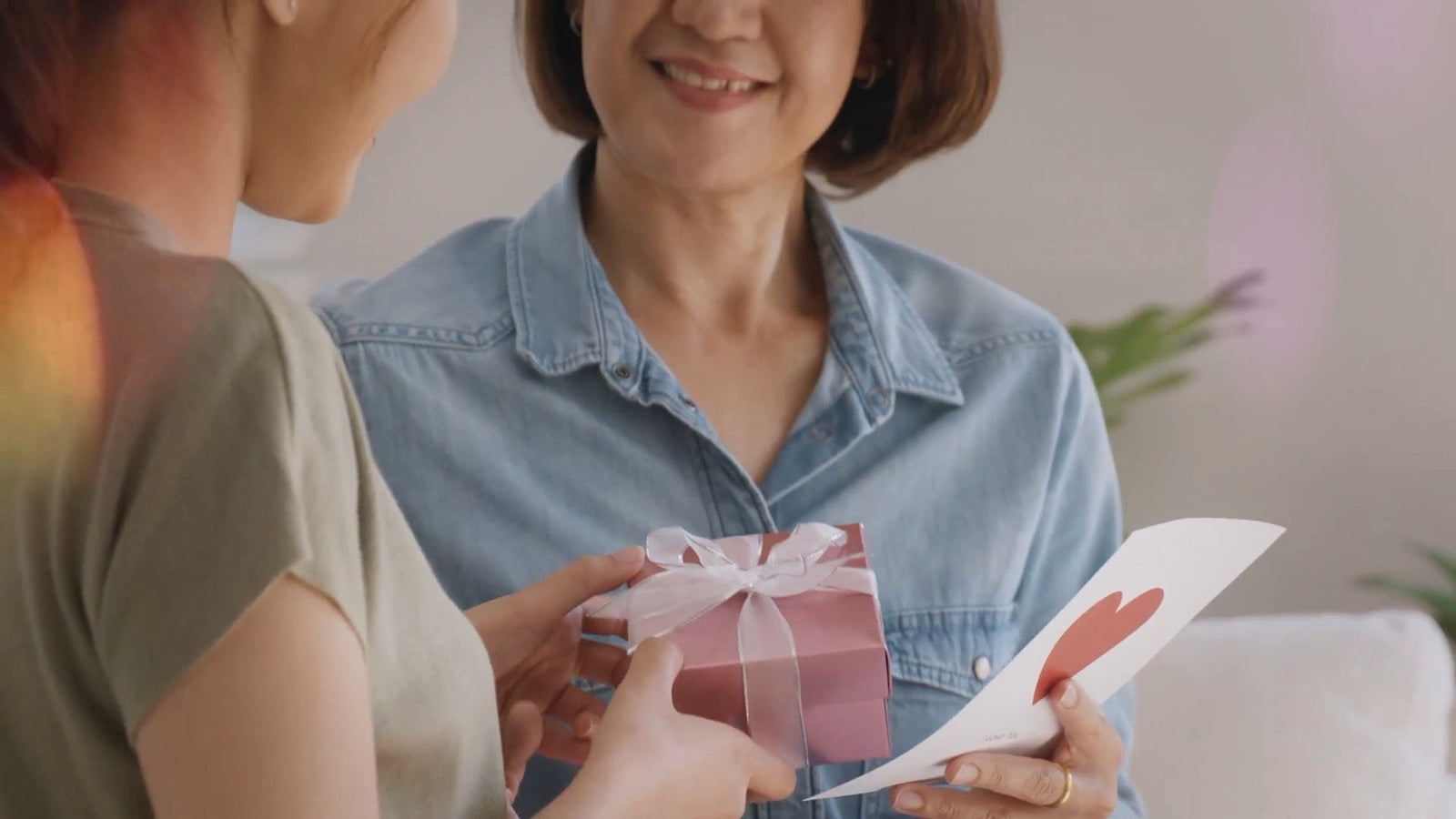 Top 10 experience gifts for her