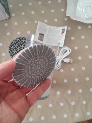 makeup brush cleaner